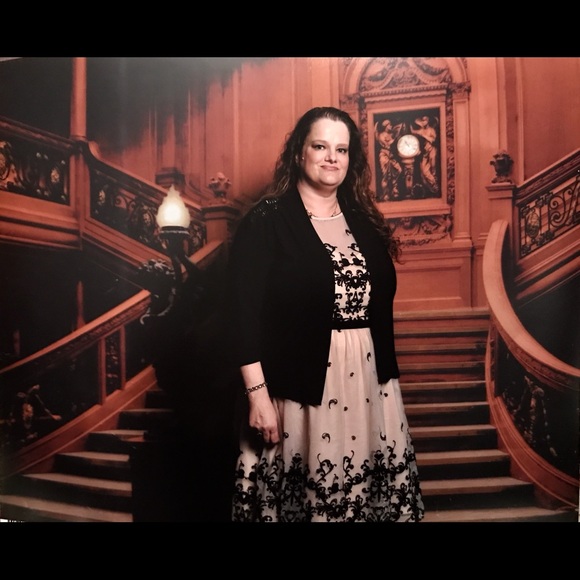 Meet your Posher, Rebecca - Picture 3 of 7